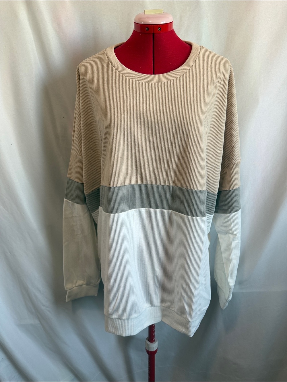 Colorblock Crewneck Sweatshirt in Beige, Gray & White